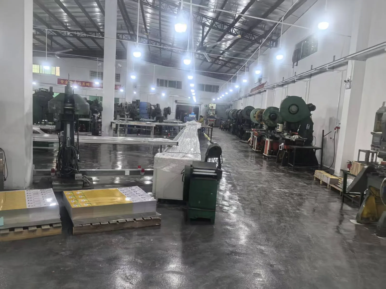 Wide view of the Baoyue production floor